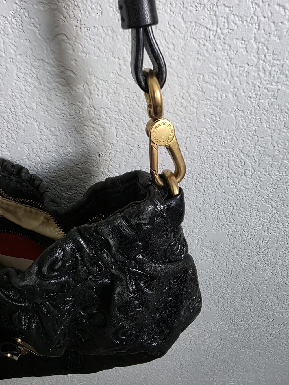 Marc Jacobs Cross Body Bag with Gold Hardware As Is - Picture 8 of 8